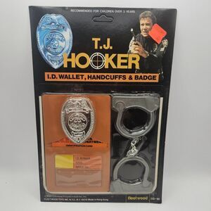 T.J. Hooker ID, Wallet Handcuffs Badge Playset - Fleetwood 1982 NEW UNPUNCHED